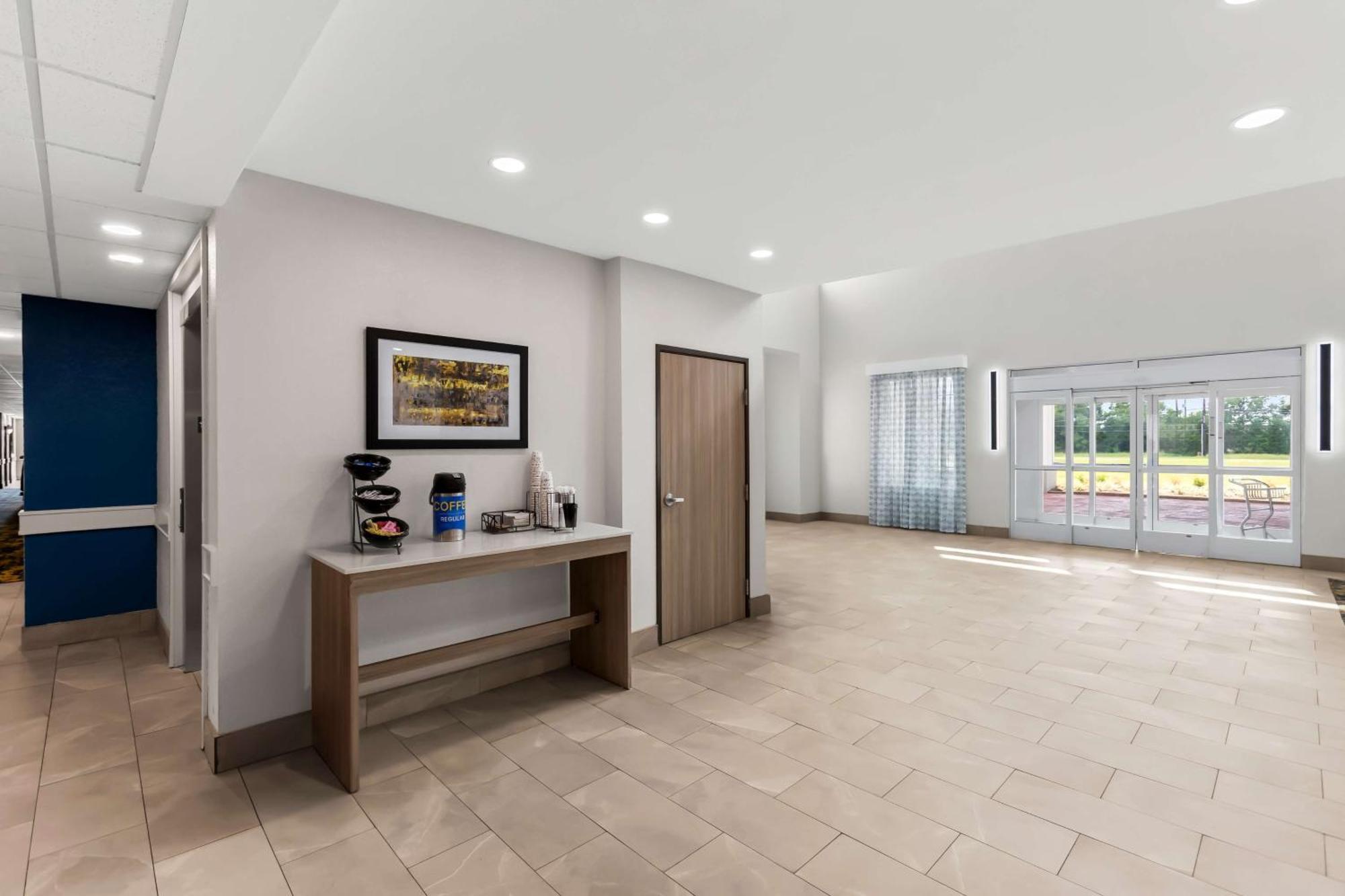 Sonesta Essential La Porte Exterior photo