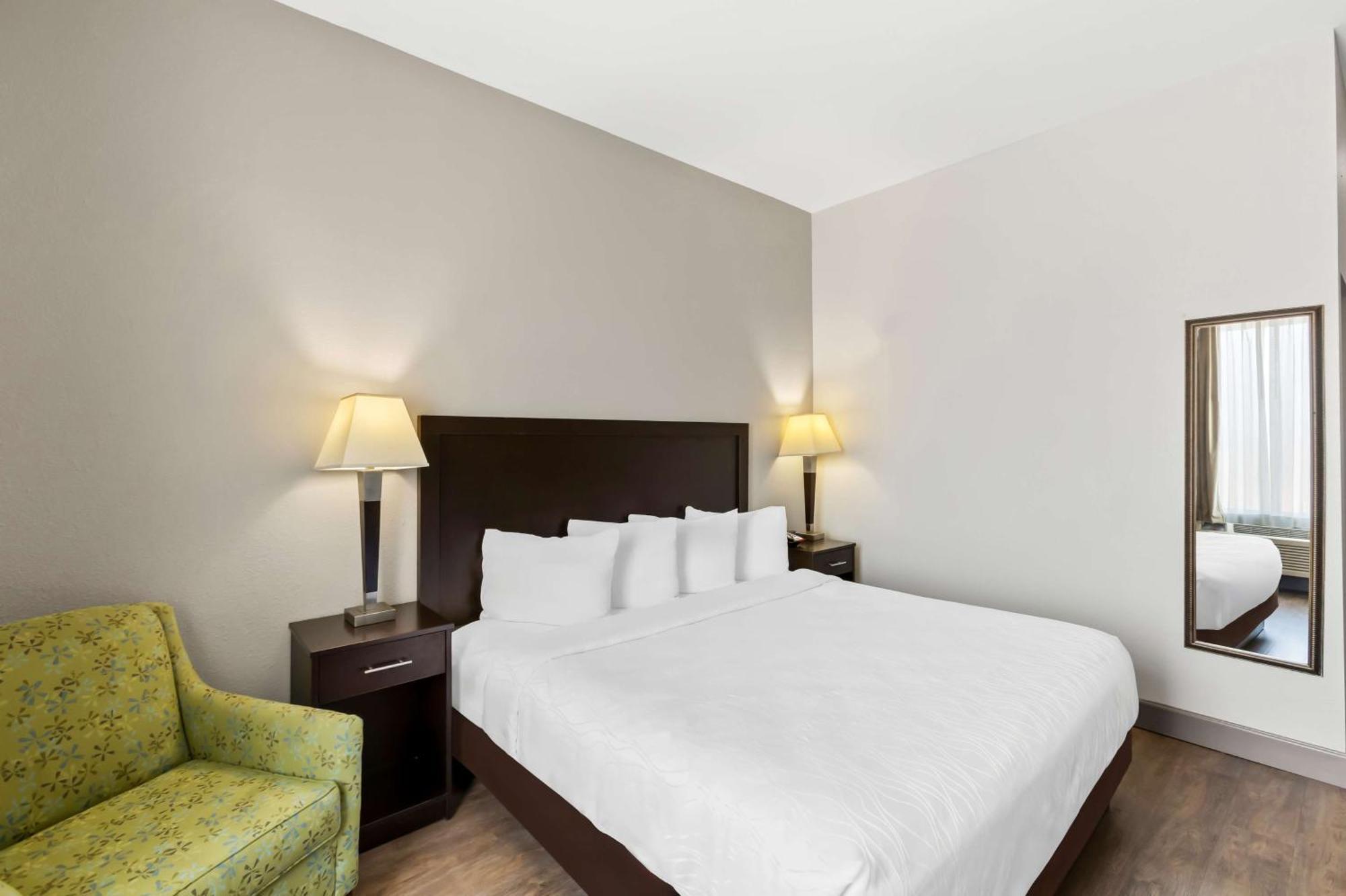 Sonesta Essential La Porte Exterior photo
