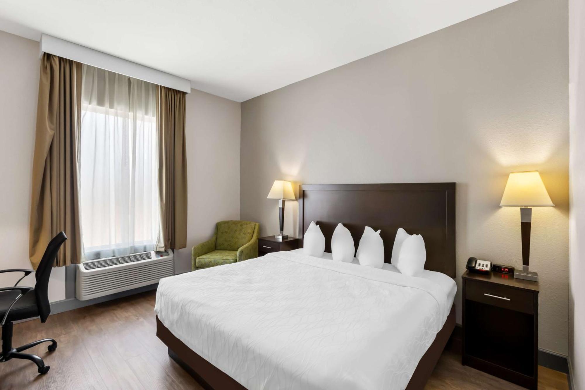 Sonesta Essential La Porte Exterior photo