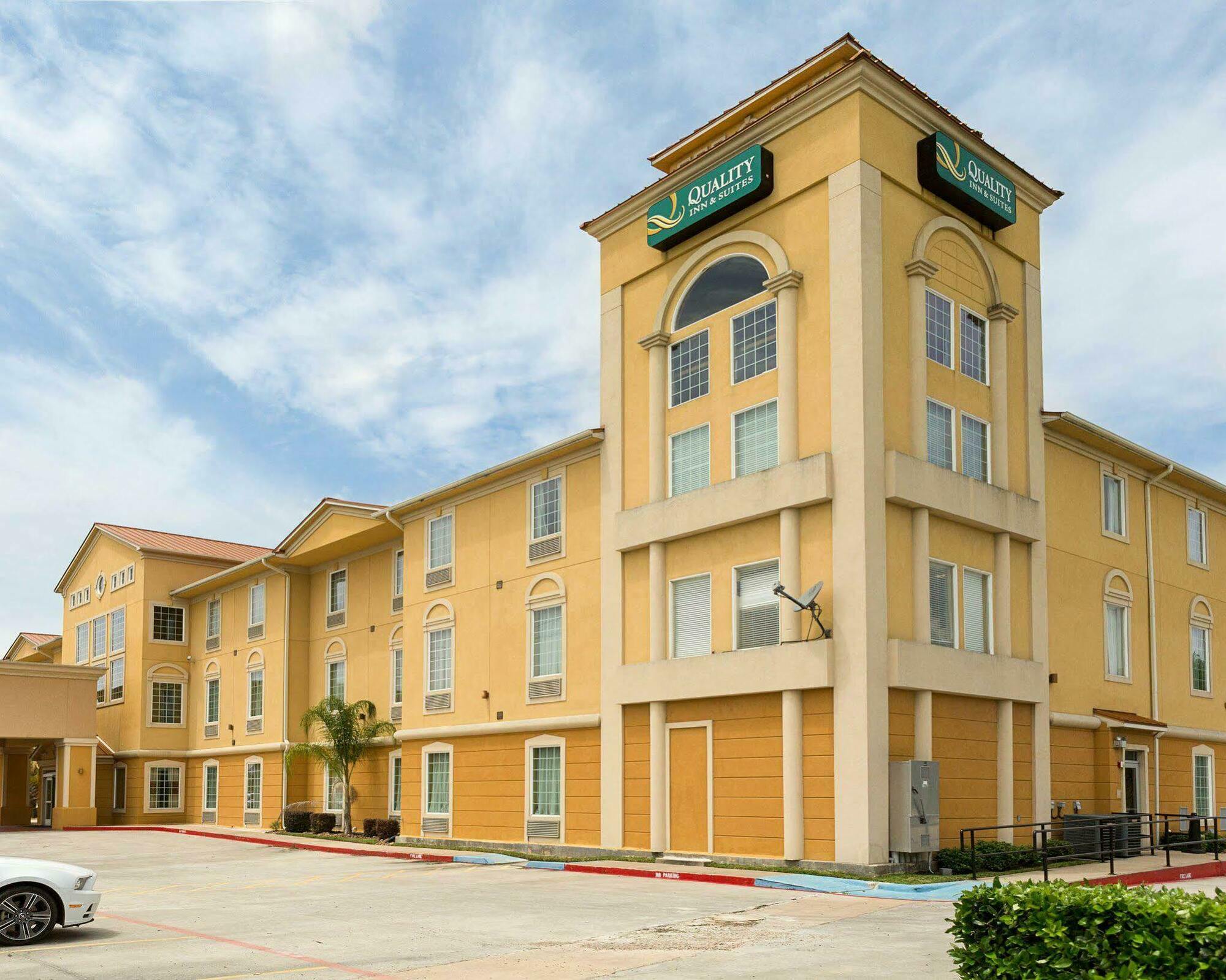 Sonesta Essential La Porte Exterior photo