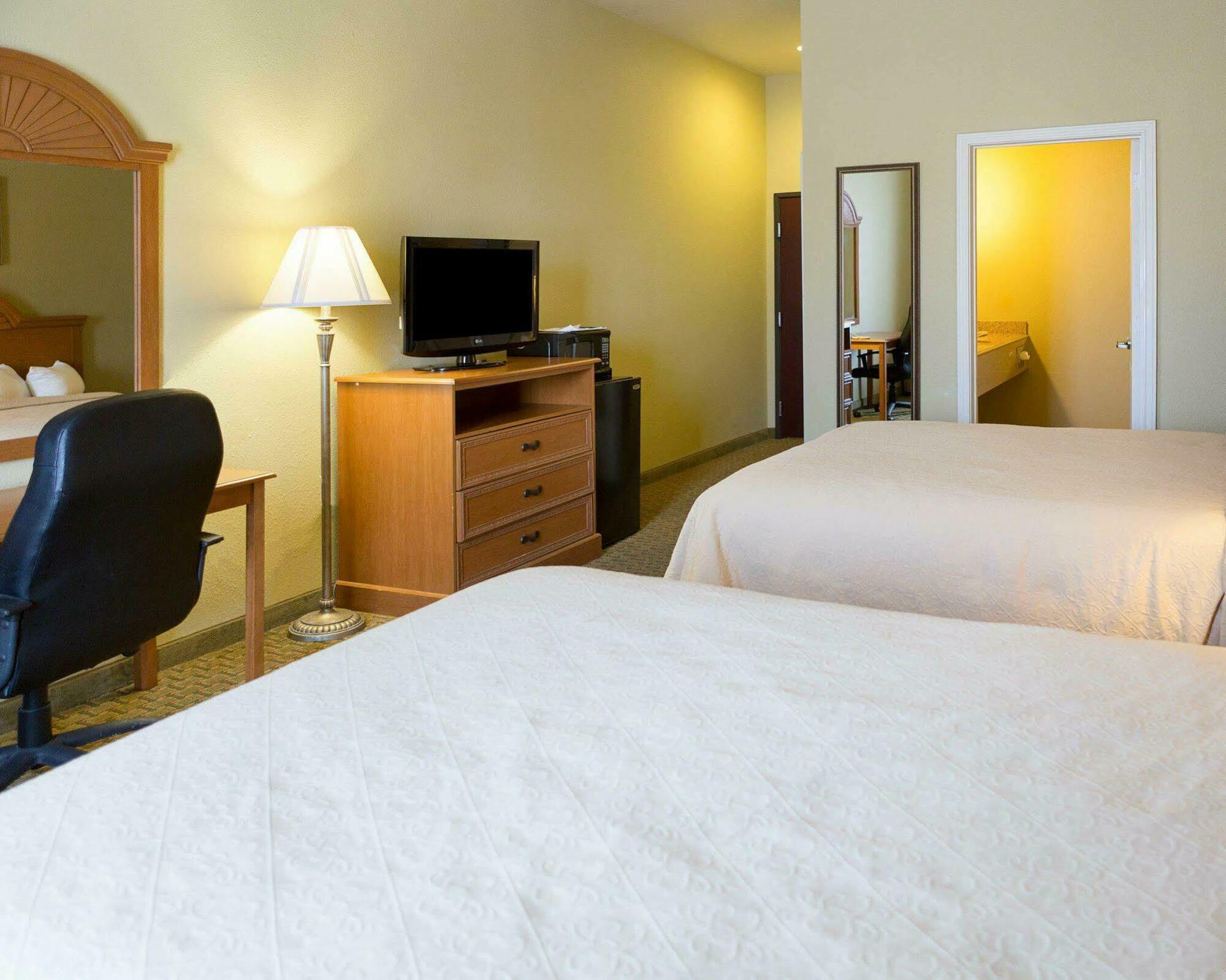 Sonesta Essential La Porte Exterior photo
